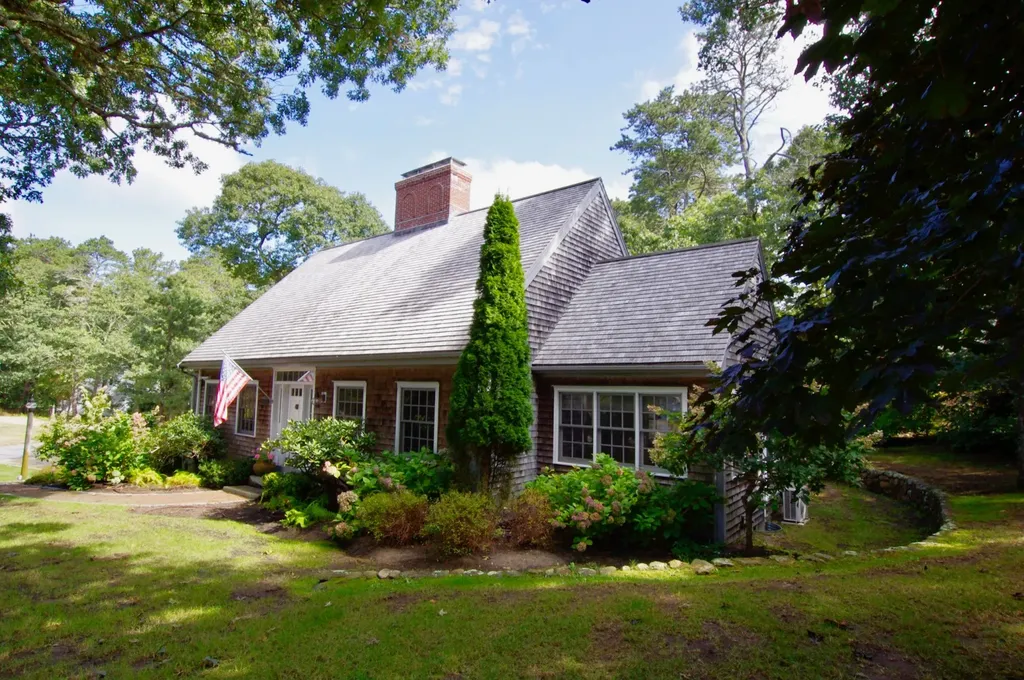 11 Hidden Cove Road Oak Bluffs MA 02557