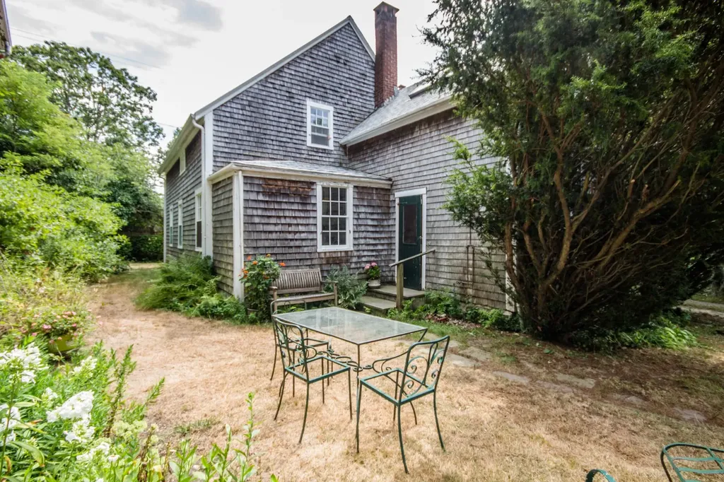 363 Lamberts Cove Road West Tisbury MA 02575
