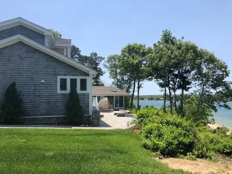 82 Springfield Avenue Oak Bluffs MA 02557