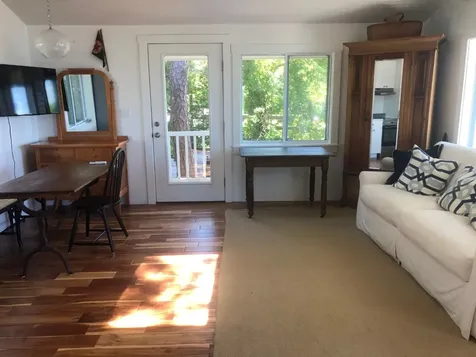 82 Springfield Avenue Oak Bluffs MA 02557