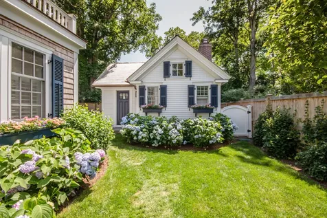 16 Pent Lane Edgartown MA 02539