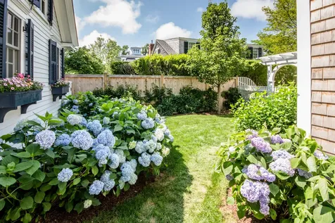 16 Pent Lane Edgartown MA 02539