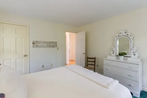19 Robins Nest Road Edgartown MA 02539