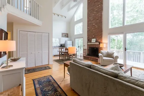 19 Robins Nest Road Edgartown MA 02539