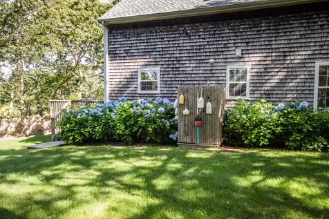 19 Robins Nest Road Edgartown MA 02539