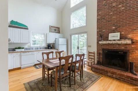 19 Robins Nest Road Edgartown MA 02539