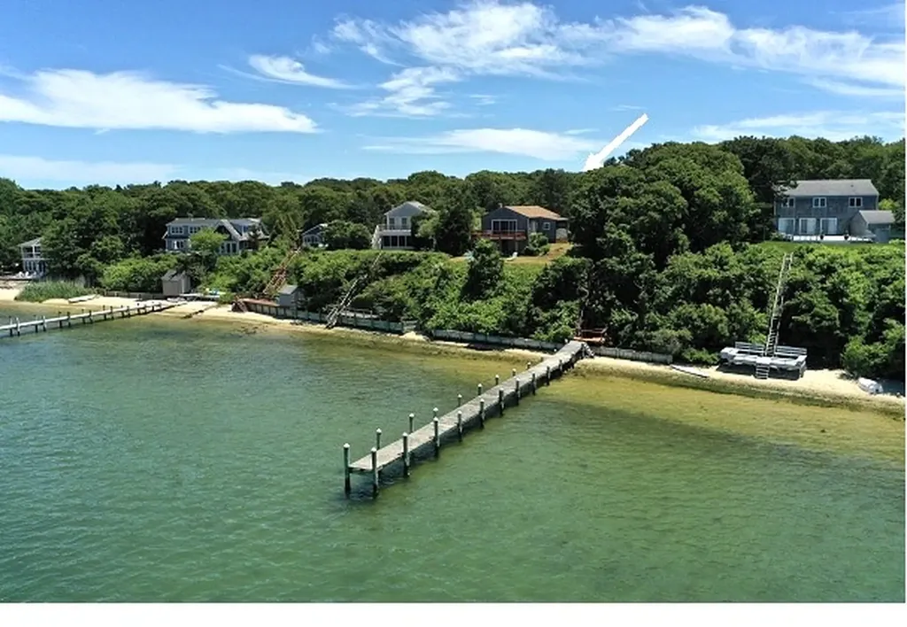 246 Newton Avenue Oak Bluffs MA 02557