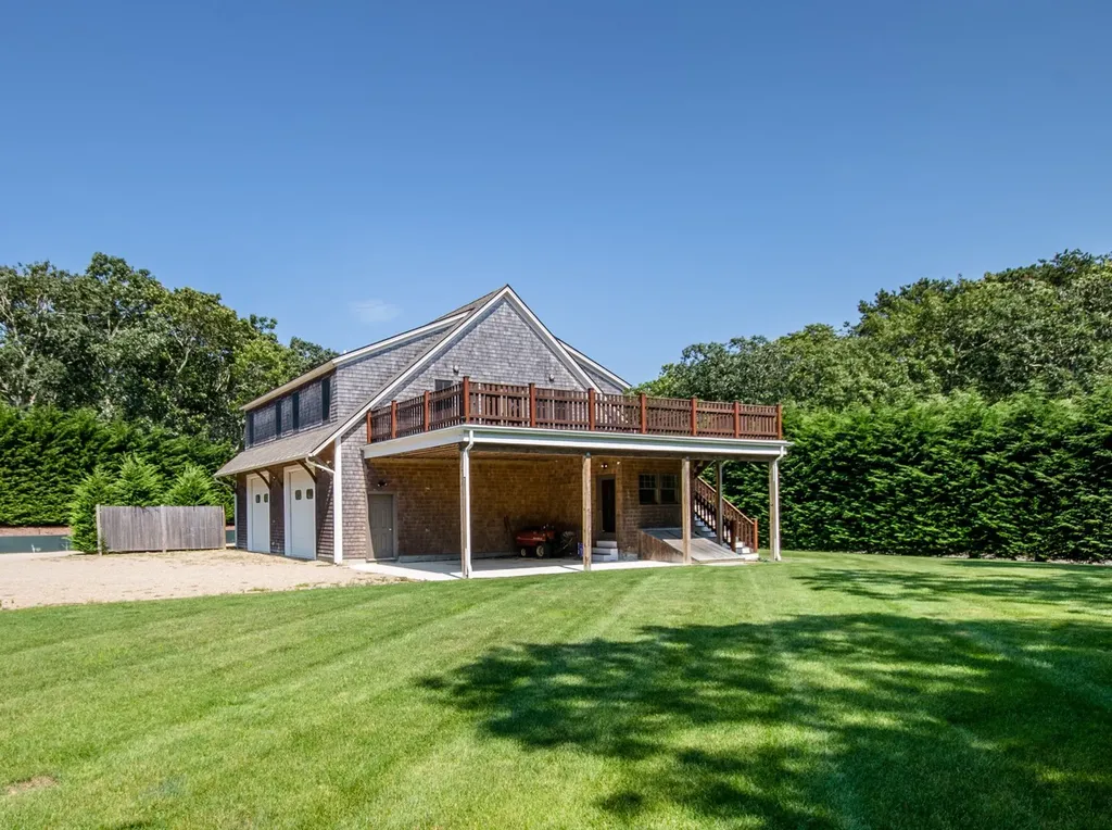 42 Holly Bear Lane Edgartown MA 02539