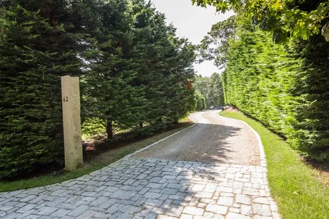 42 Holly Bear Lane Edgartown MA 02539