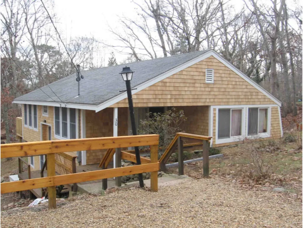 30 Renear Street Vineyard Haven MA 02568