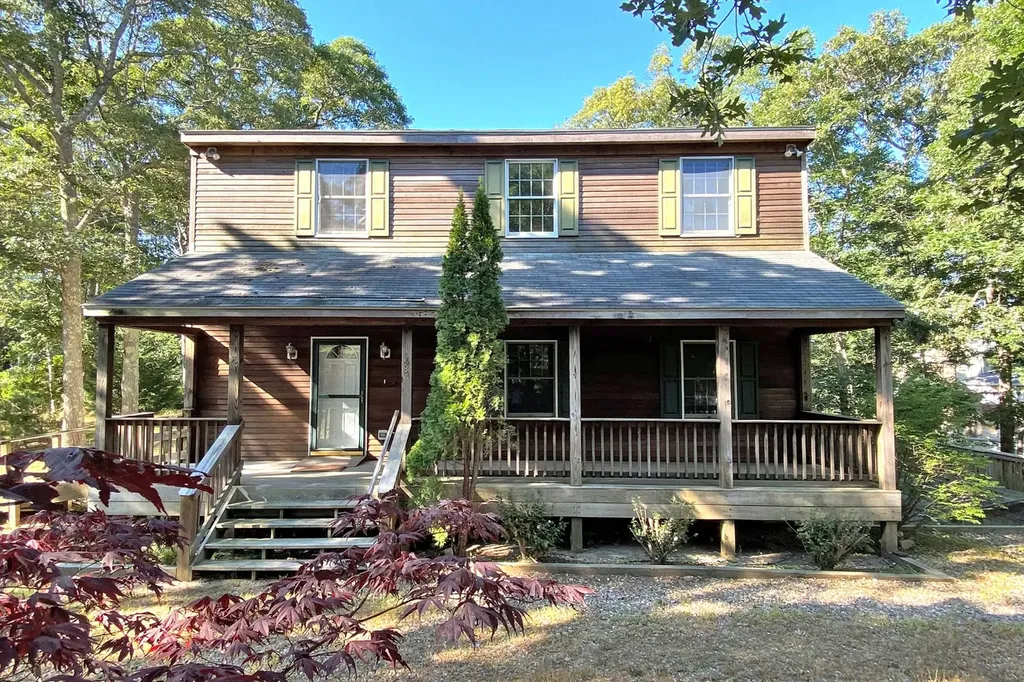 48 Prospect Avenue Oak Bluffs MA 02557