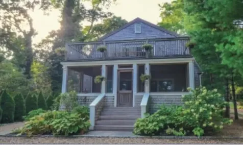 73 Howard Street Vineyard Haven MA 02568