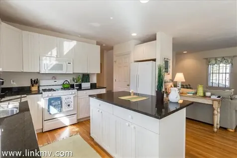 59 Schoolhouse Road Edgartown MA 02539