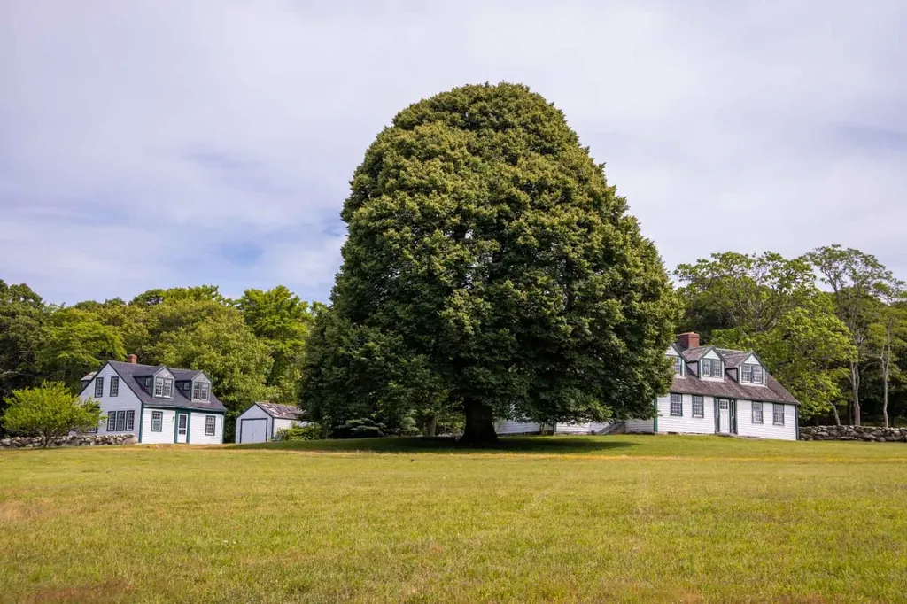 277 North Road Chilmark MA 02535