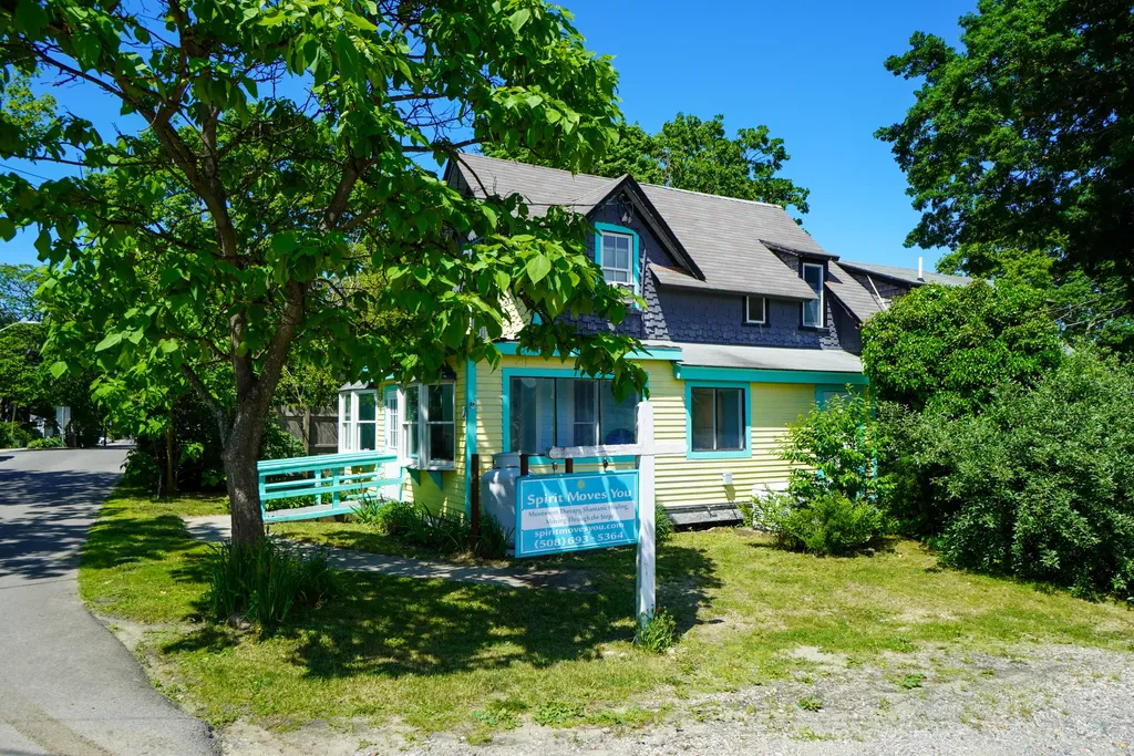 112 Dukes County Avenue Oak Bluffs MA 02557