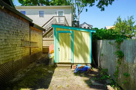 112 Dukes County Avenue Oak Bluffs MA 02557