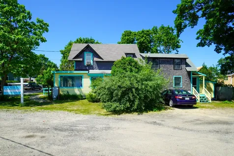 112 Dukes County Avenue Oak Bluffs MA 02557