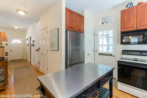 95 School Street Edgartown MA 02539