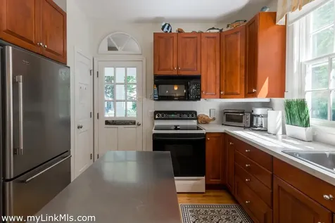 95 School Street Edgartown MA 02539
