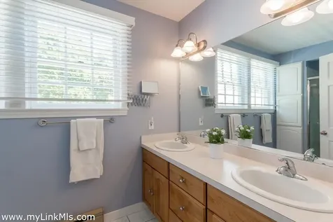 95 School Street Edgartown MA 02539