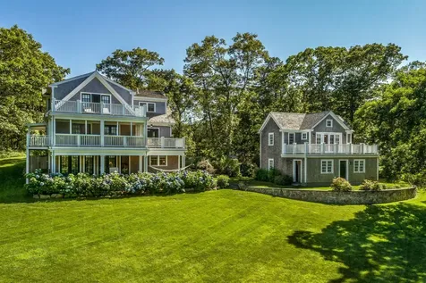 53 Hilltop Road Vineyard Haven MA 02568