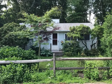 13 Bernard Circle Vineyard Haven MA 02568