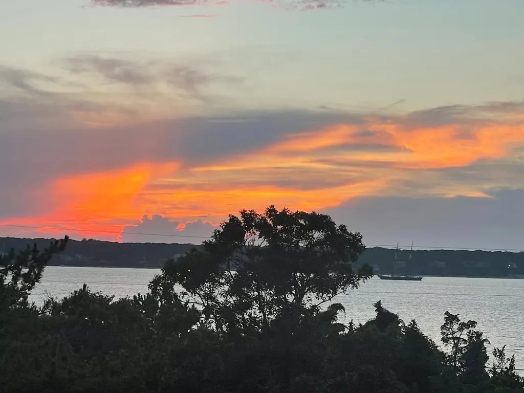111 Eastville Avenue Oak Bluffs MA 02557