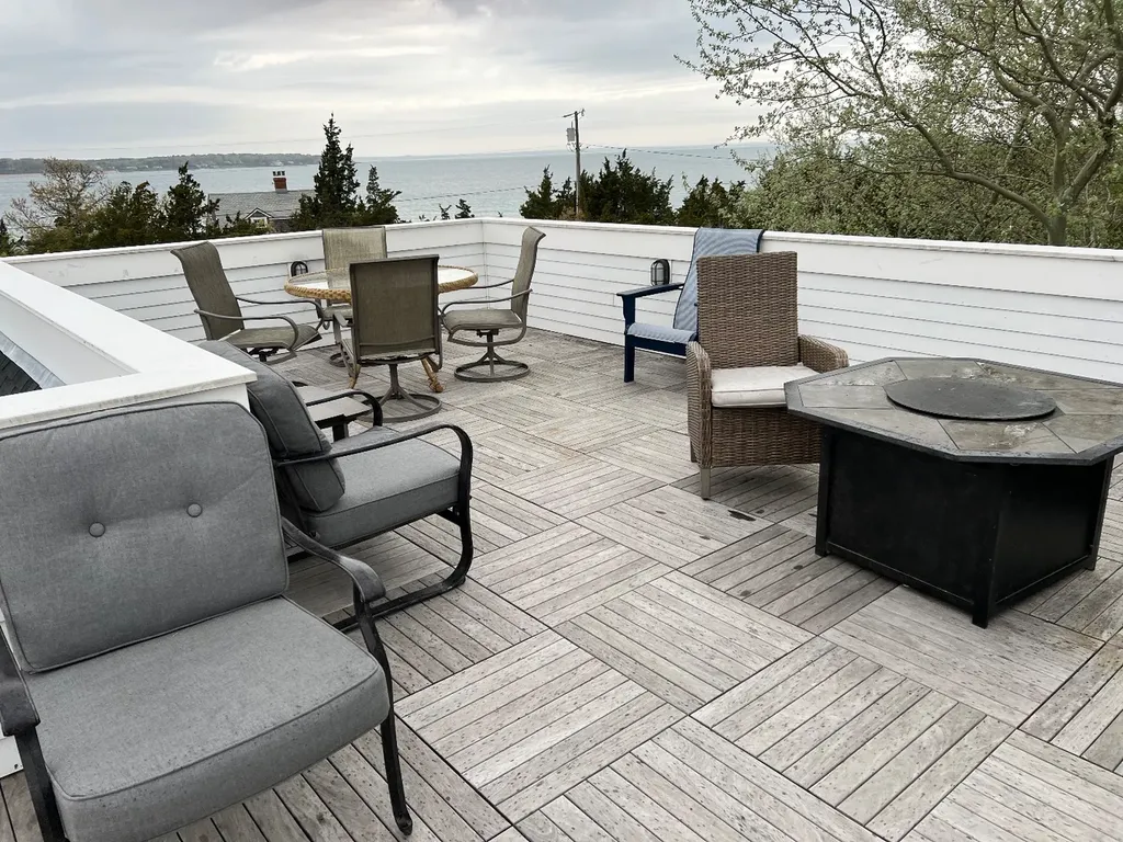 111 Eastville Avenue Oak Bluffs MA 02557
