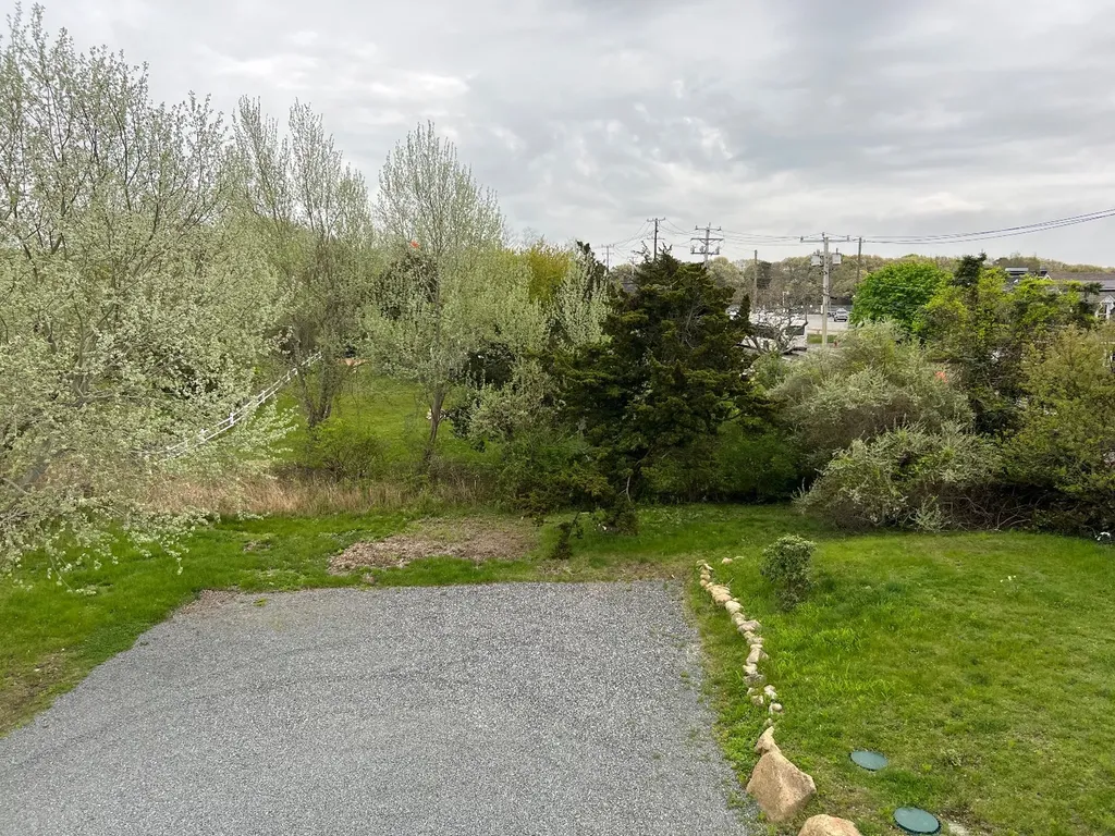 111 Eastville Avenue Oak Bluffs MA 02557