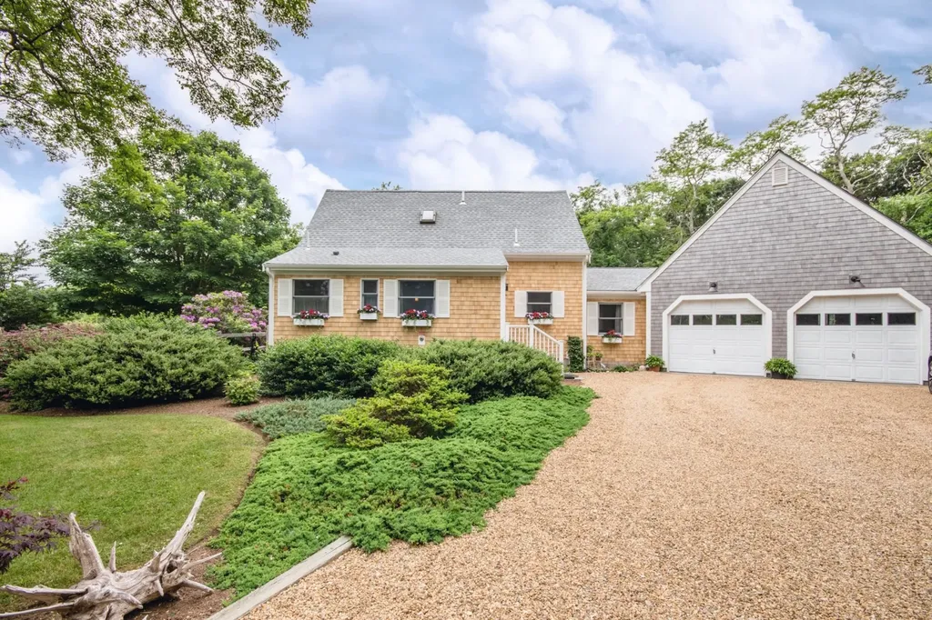 5 Marchants Path Edgartown MA 02539