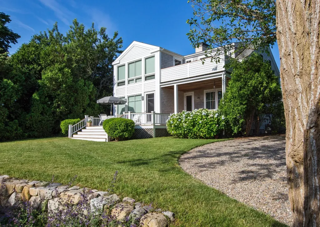 56 Hatch Road Vineyard Haven MA 02568