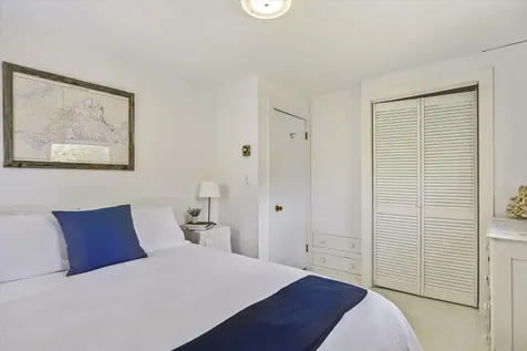 14 Rose Avenue Oak Bluffs MA 02557