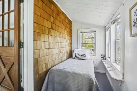 14 Rose Avenue Oak Bluffs MA 02557