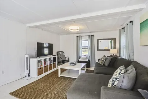 14 Rose Avenue Oak Bluffs MA 02557