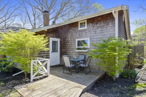 14 Rose Avenue Oak Bluffs MA 02557