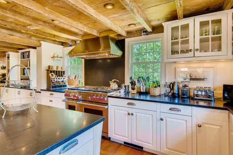 5 Stillpoint Meadows Road West Tisbury MA 02575