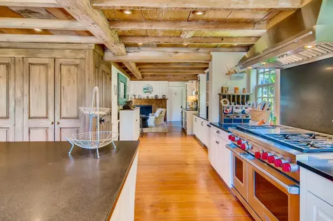 5 Stillpoint Meadows Road West Tisbury MA 02575