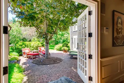 5 Stillpoint Meadows Road West Tisbury MA 02575