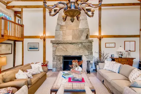 5 Stillpoint Meadows Road West Tisbury MA 02575