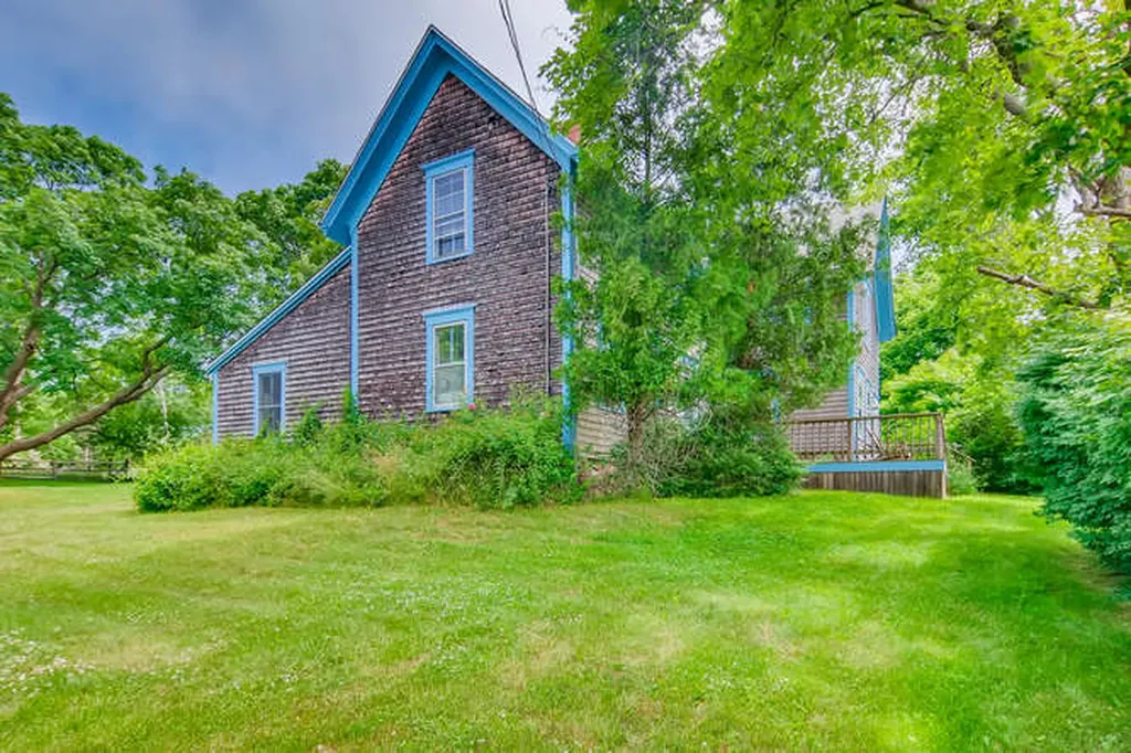 675 Edgartown West Tisbury Road West Tisbury MA 02575