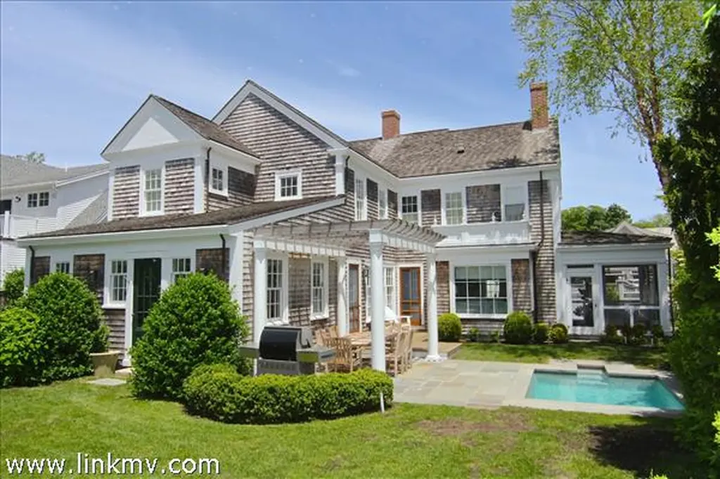 10 Norton Street Edgartown MA 02539
