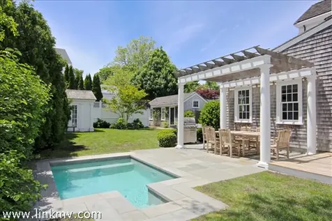10 Norton Street Edgartown MA 02539