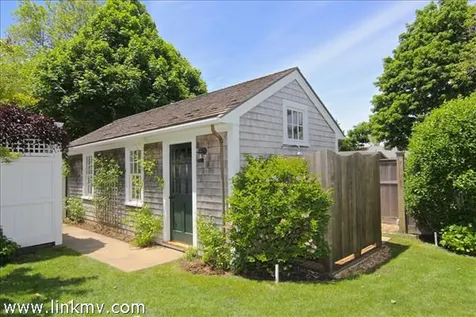 10 Norton Street Edgartown MA 02539