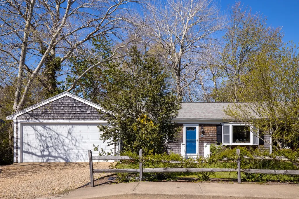 31 Pinehurst Road Edgartown MA 02539