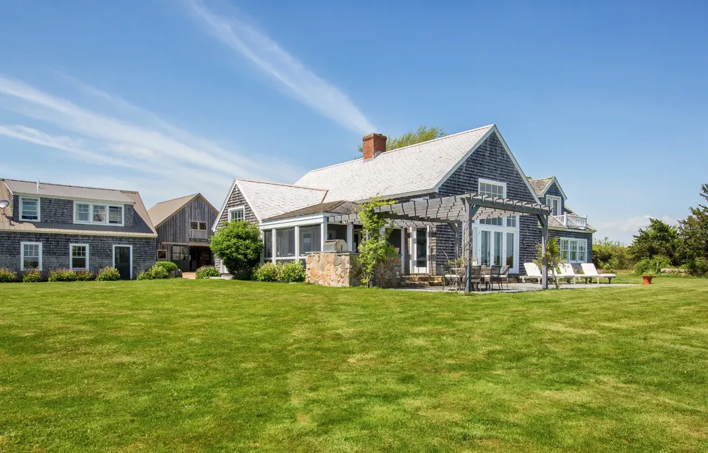 21 Sarita Walker Road West Tisbury MA 02575