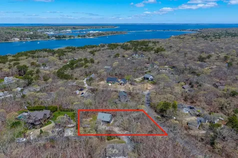 102 Pond View Drive Oak Bluffs MA 02557