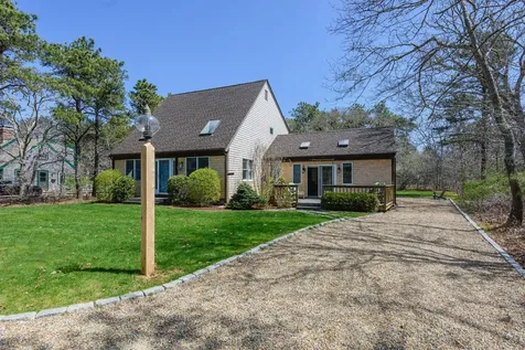 21 Vickers Street Edgartown MA 02539