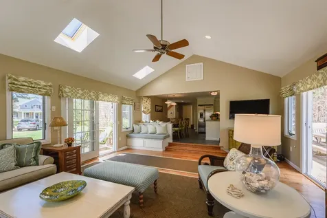 21 Vickers Street Edgartown MA 02539