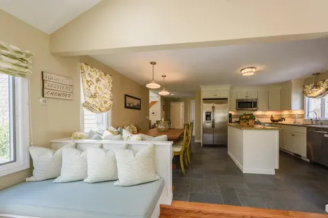 21 Vickers Street Edgartown MA 02539