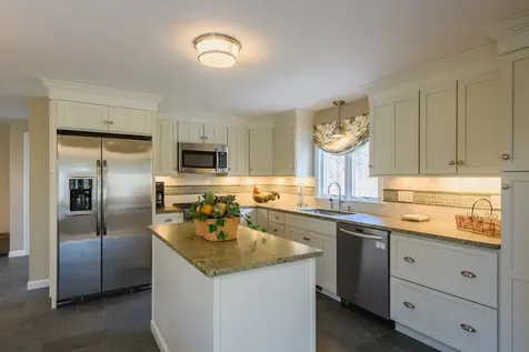 21 Vickers Street Edgartown MA 02539